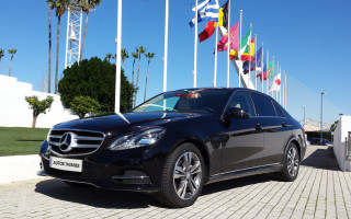 Mercedes-Clase-Elegant 220 / 5 Plazas incluido el conductor